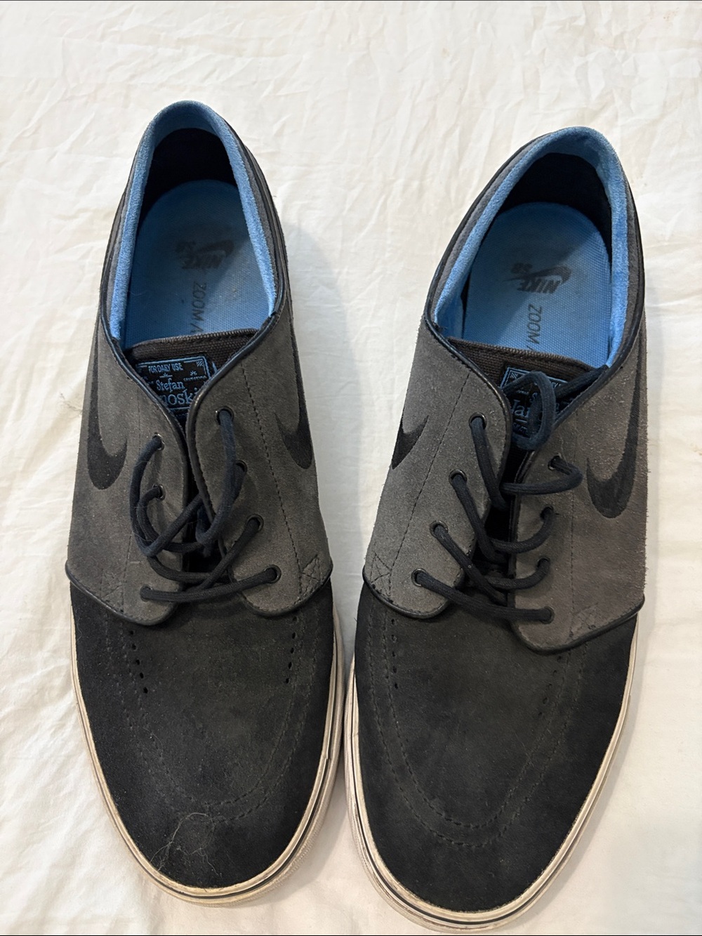 Nike Men’s Black and Gray Suede Lace-Up Sneakers with Blue Insole